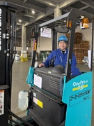備品管理スタッフ（未経験歓迎）◆年休129日／完休2日／日勤のみ／面接1回／フォークリフト資格支援1