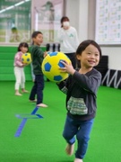 子ども向けスポーツ教室のトレーナー（店舗長候補）◆未経験歓迎／月給27～32万円以上／年2回10連休1
