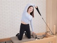 マシンピラティスのインストラクター◆日曜定休／月収41万円可／ネイルOK／オープニング店舗多数2