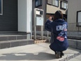 不動産物件の撮影スタッフ（未経験歓迎）◆土日祝休／年休120日以上／月1出社／直行直帰／社用車貸与3