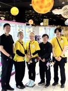 クレーンゲーム専門店の店舗運営スタッフ◆店長候補は月給28万円～／家賃半額補助の社宅あり／賞与年2回1