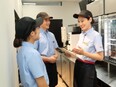 KFCの店舗運営スタッフ（未経験歓迎）◆年休118日／社割有／社宅・住宅手当・引越補助／新卒並の研修3