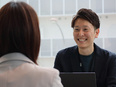 社内ヘルプデスク◆大手証券会社勤務／月給30万円～／年休120日～／残業月10h以内／資格支援充実2