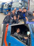 4tドライバー（未経験歓迎）◆1人1台専用トラック／月給33万円～／賞与年3回／家族旅行プレゼント！1