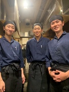 店舗運営スタッフ（未経験歓迎）◆「十勝豚丼のたれ」でお馴染み／住宅・家族手当あり／正社員登用制度あり1