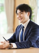 高齢者向けサービスの案内スタッフ◆年休125日／残業月平均10h／昨年度賞与4ヶ月分／終活をサポート1