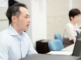 ヘルプデスク◆麻生グループ／残業月平均10h以下／リフレッシュ休暇／賞与年2回／有休取得率約9割3