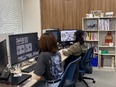 デザイナー（写真関連のグッズ制作など）◆フレックスタイム制／リモート可／残業なし／企画から関われます3