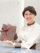 洋菓子の販売スタッフ ◆『ベルアメール』などのスイーツブランド／残業ほぼなし／転勤なし／未経験歓迎1