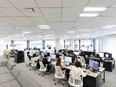 自社プロダクト開発職（LINE拡張ツール）◆コーディングはAIにお任せ／年休128日／月給30万円～3