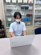 貿易事務（輸出メイン）◆17時退社／残業なし／年休124日／賞与昨年度最大4ヶ月分／住宅手当あり1